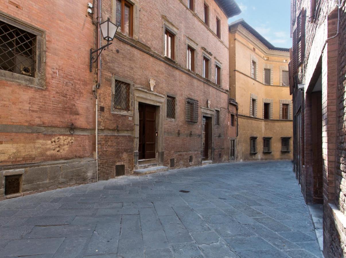Residenza D'Epoca Palazzo Piccolomini Apartamento Siena Exterior foto